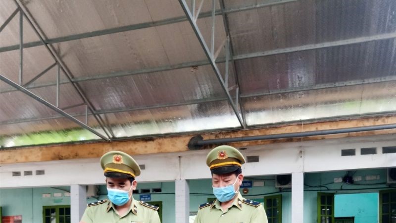 4.000 sản phẩm thuốc lá điện tử bị tạm giữ