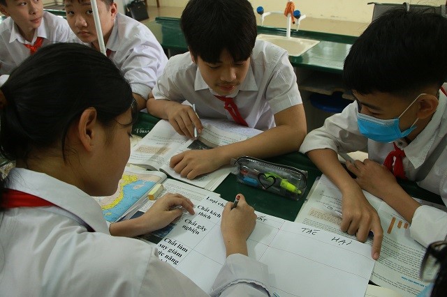 Kỳ cuối: Để giáo viên theo kịp chương trình mới