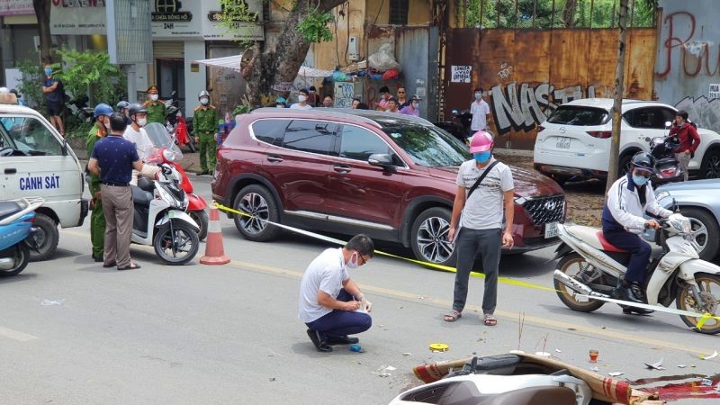 Một phụ nữ bị xe ben cán tử vong trên đường Lê Duẩn, gần công viên Thống Nhất