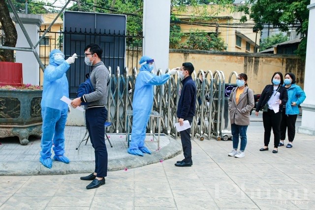 Tìm người tới 5 địa điểm liên quan đến ca Covid-19 tại Hà Nội