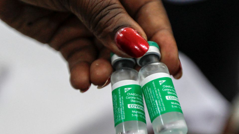 WHO tìm cách lấp đầy khoảng trống vaccine khi Ấn Độ ngừng xuất khẩu