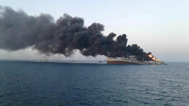 Tàu hải quân lớn nhất Iran chìm ngoài khơi Vịnh Oman