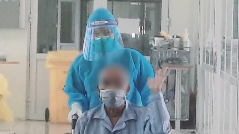 Bệnh nhân nặng, nguy kịch thứ 11 tại BV Bệnh Nhiệt đới TƯ được xuất viện