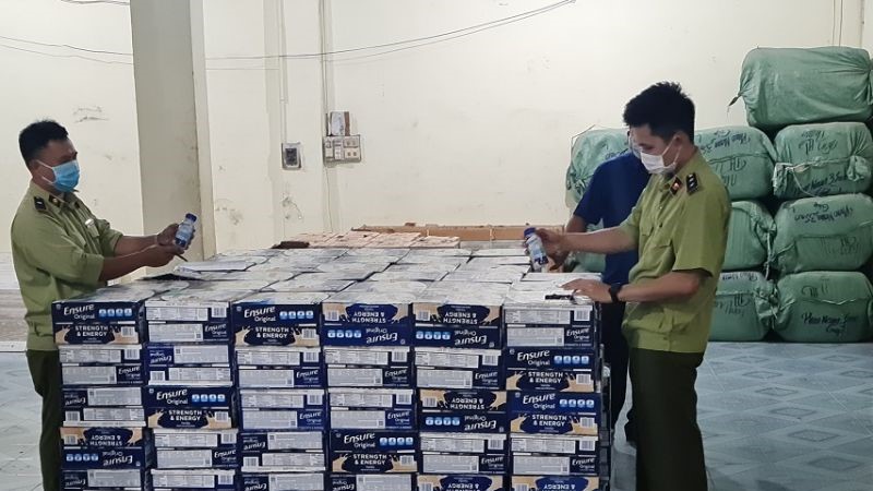Phú Yên: Tạm giữ gần 10.000 chai bia và sữa nước Ensure không có hóa đơn, chứng từ hợp pháp