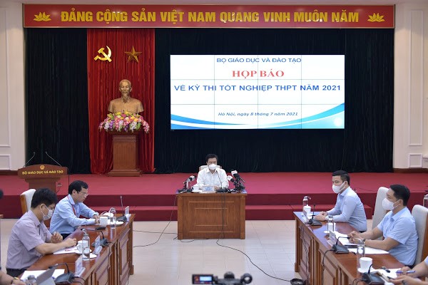 Tổ chức 1 đợt xét tuyển đại học chung cho 2 đợt thi tốt nghiệp THPT