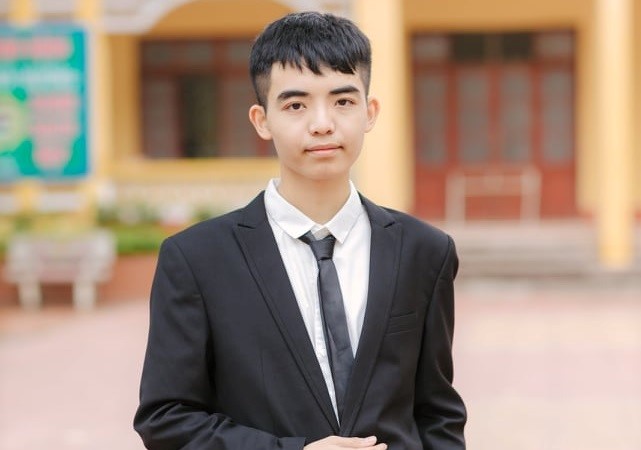Thủ khoa khối A1 toàn quốc: Không đặt nặng thành tích trong học tập