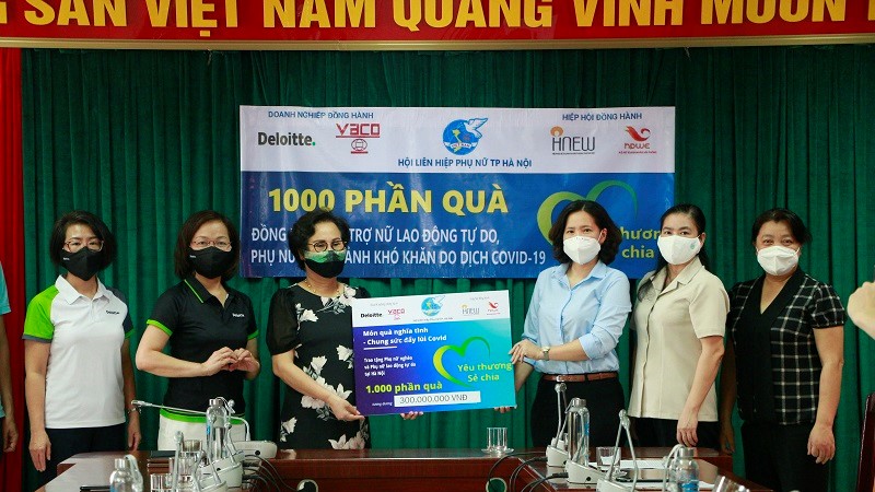 1.000 suất quà mang thông điệp của tình yêu và sự tử tế