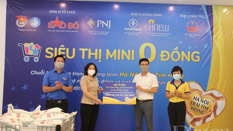 Hội LHPN Hà Nội:  Tiếp nhận 1.578 phiếu quà tặng mua hàng tại “Siêu thị mini 0 đồng”