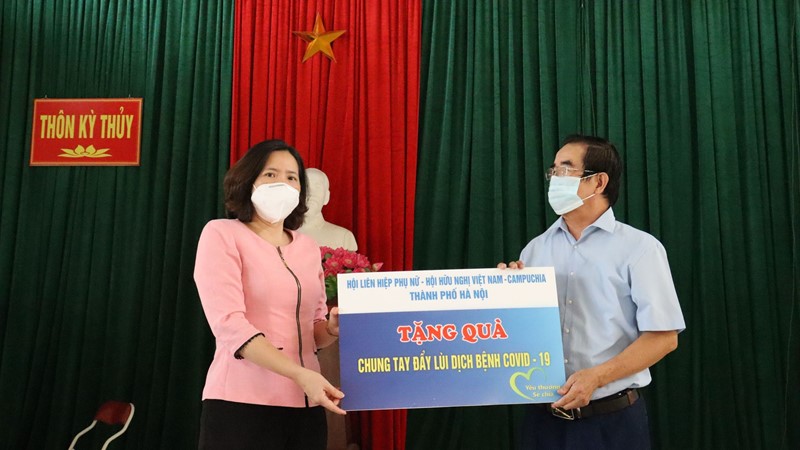 Hội LHPN Hà Nội tặng quà, động viên cựu binh Việt Nam - Campuchia