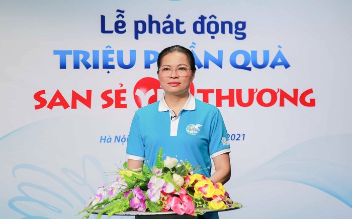 Chủ tịch Hội LHPN Việt Nam Hà Thị Nga kêu gọi “Ai có gì giúp nấy, người có ít giúp ít, người có nhiều giúp nhiều”