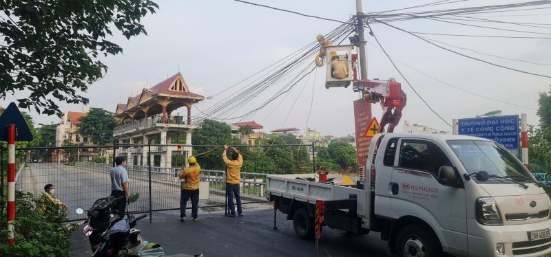 Hà Nội lập 30 chốt cứng rào chắn, người dân không di chuyển qua đây