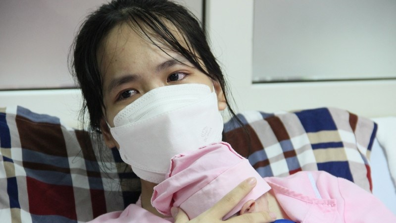 Bệnh viện Phụ sản Trung ương: Kỳ tích cứu sống bé gái sinh non chỉ nặng 400gr