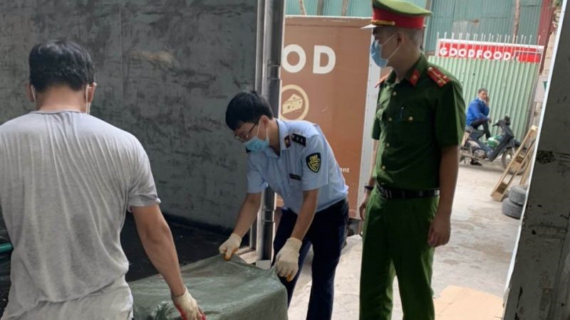 Phát hiện 7 tấn nầm lợn không nguồn gốc đưa từ Lào Cai về Hà Nội tiêu thụ