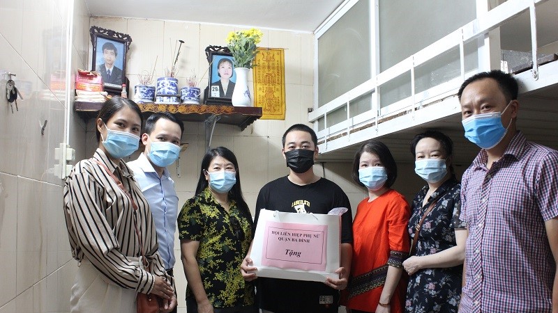 Quận Ba Đình: Bàn giao công trình sửa chữa nhà cho gia đình hội viên khó khăn