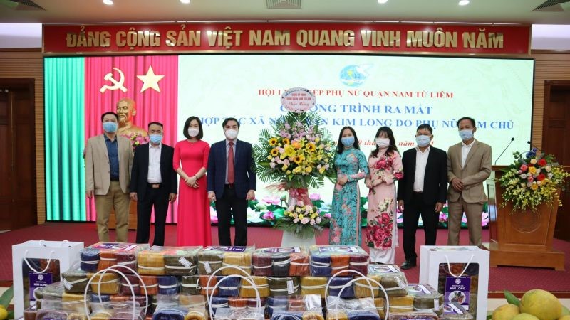 Từ người con đau đáu với quê hương đến hợp tác xã do phụ nữ làm chủ
