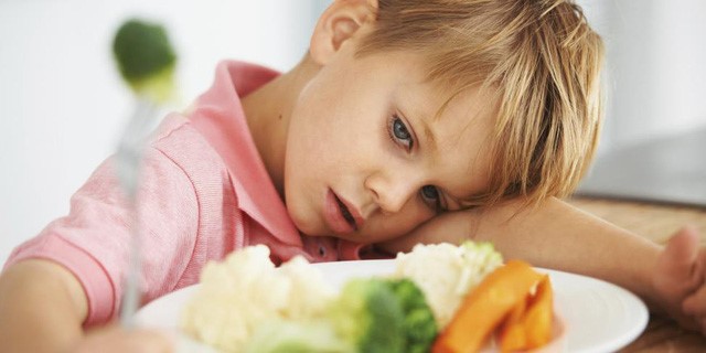 Bài toán chi phí điều trị cho trẻ em suy dinh dưỡng cấp tính nặng