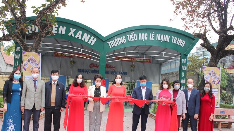 Báo Phụ nữ Thủ đô khánh thành trao tặng thư viện xanh và trang thiết bị giáo dục cho trường tiểu học Lê Mạnh Trinh