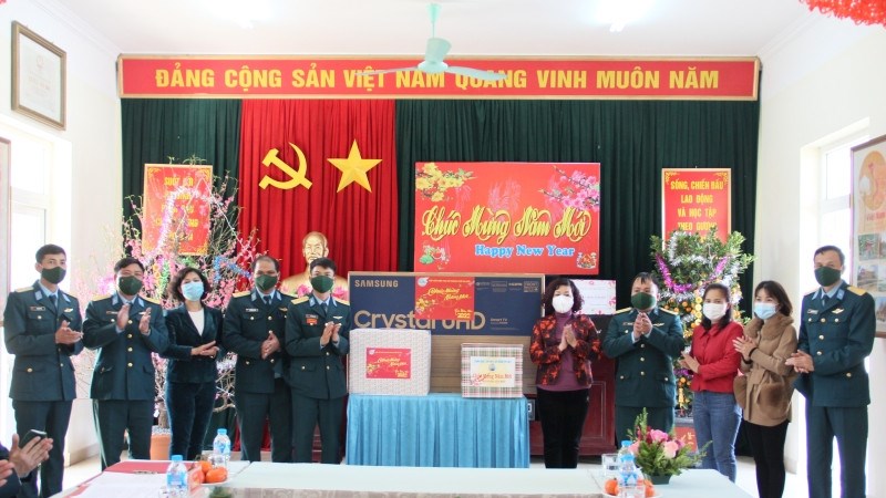Hội LHPN Hà Nội thăm, chúc Tết Sư đoàn Phòng không 361 và các đơn vị trực thuộc