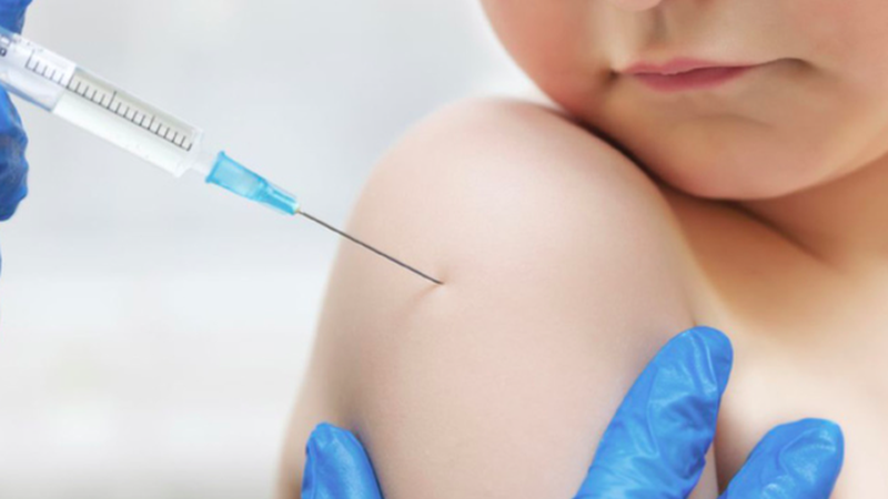 Từng bước, thận trọng, đặt an toàn lên hàng đầu khi tiêm vaccine C0VID-19 cho trẻ từ 5-11 tuổi