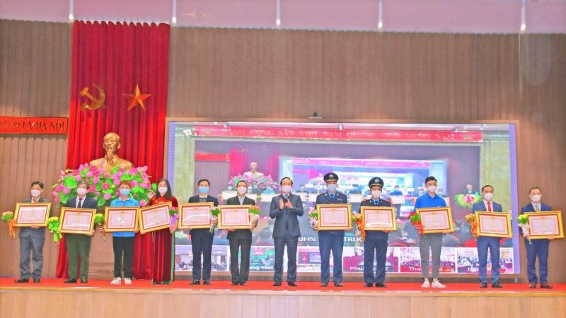 Chủ tịch Hội LHPN quận Thanh Xuân được nhận Bằng khen của Thủ tướng Chính phủ