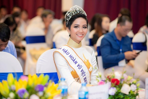 Hoa hậu H’Hen Niê tham gia “Hành trình an toàn” bảo vệ các gia đình trước đại dịch Covid-19