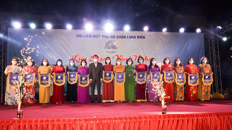 Hội LHPN quận Long Biên: Liên hoan văn nghệ mừng thành công Đại hội Phụ nữ toàn quốc lần thứ XIII