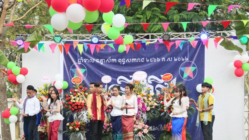 Chăm lo Tết cổ truyền cho lưu học sinh Campuchia