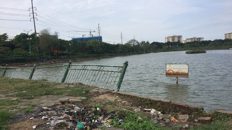 Công viên Việt Hưng bị bỏ hoang, xuống cấp nghiêm trọng