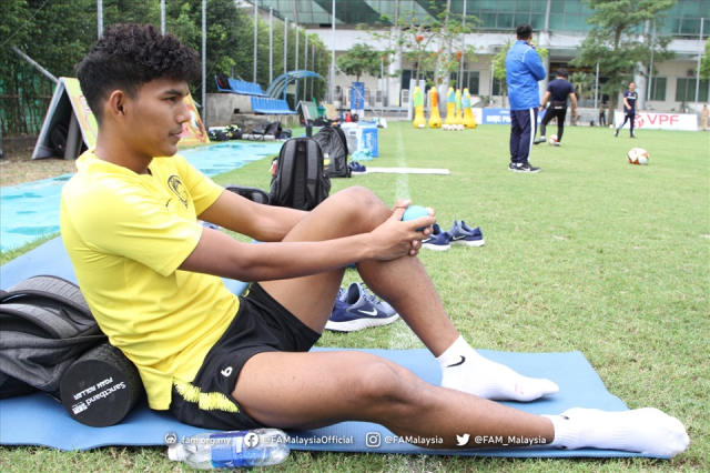 U23 Malaysia “thở phào” khi Azmi Murad trở lại tập luyện